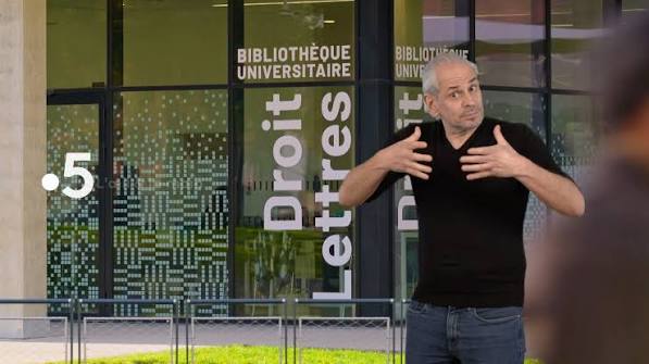 « Étudier, un point c&rsquo;est tout »